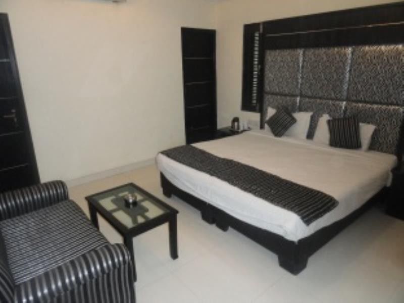Treebo Mehar Castle Hotell Delhi  Eksteriør bilde
