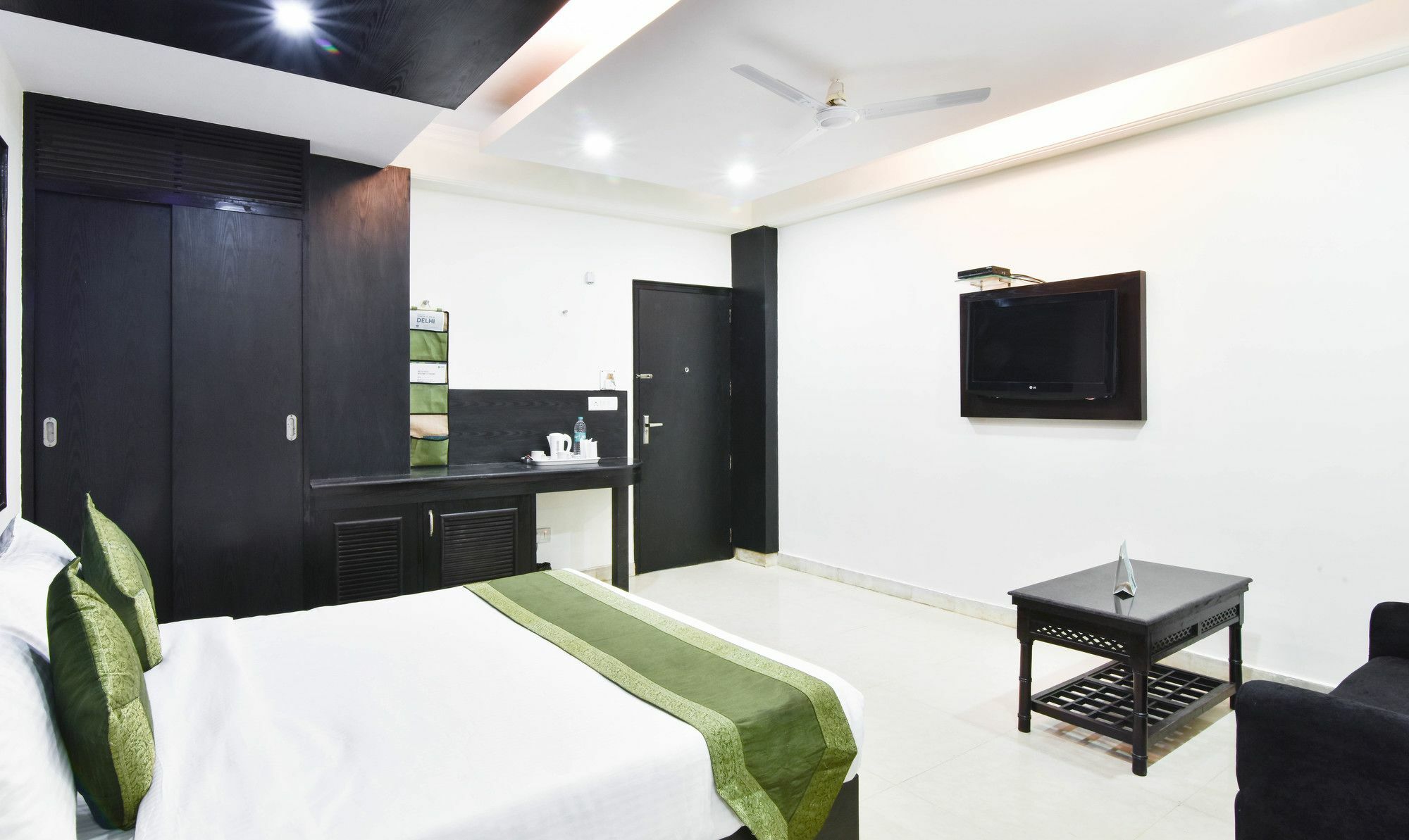 Treebo Mehar Castle Hotell Delhi  Eksteriør bilde