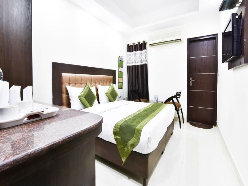 Treebo Mehar Castle Hotell Delhi  Eksteriør bilde