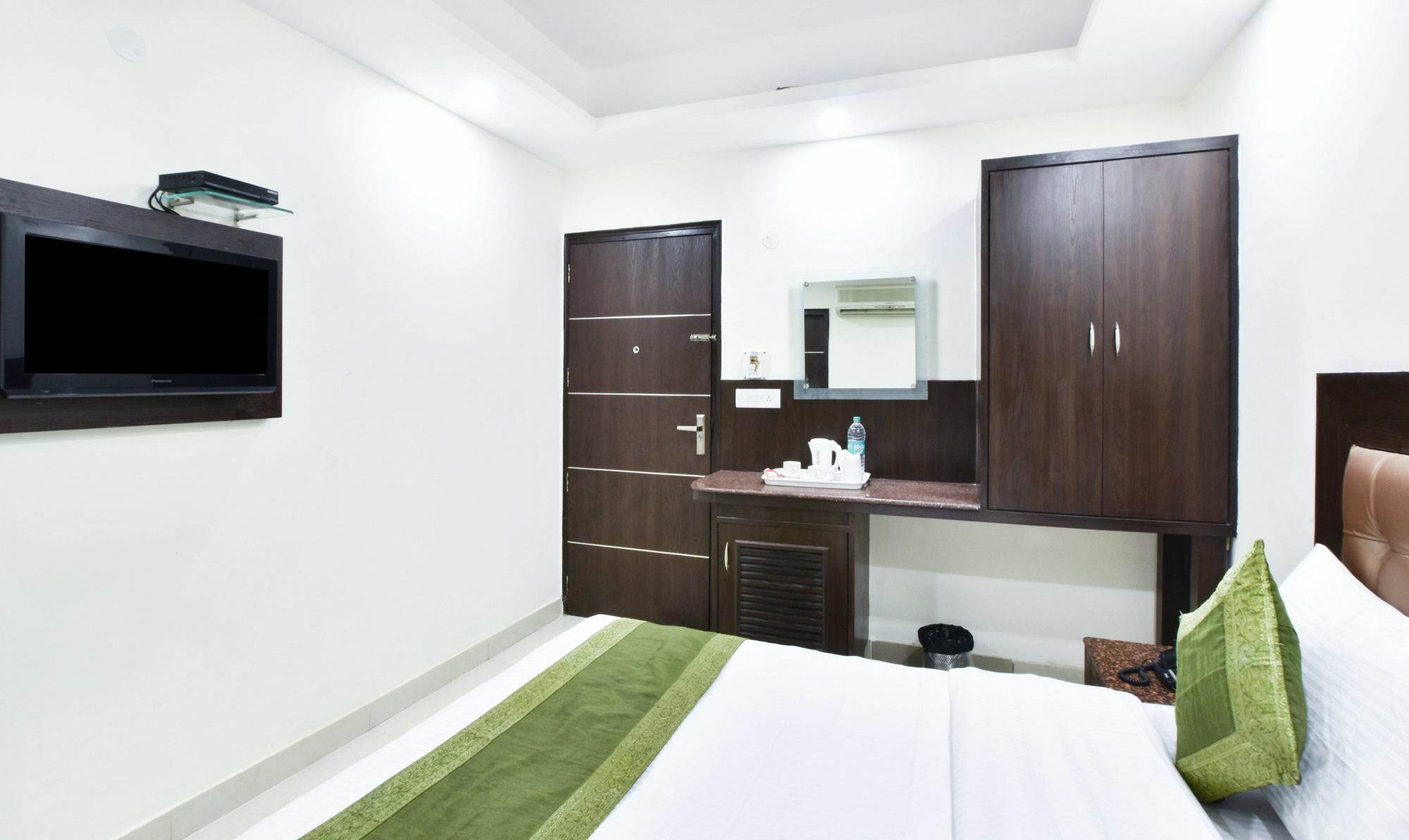 Treebo Mehar Castle Hotell Delhi  Eksteriør bilde