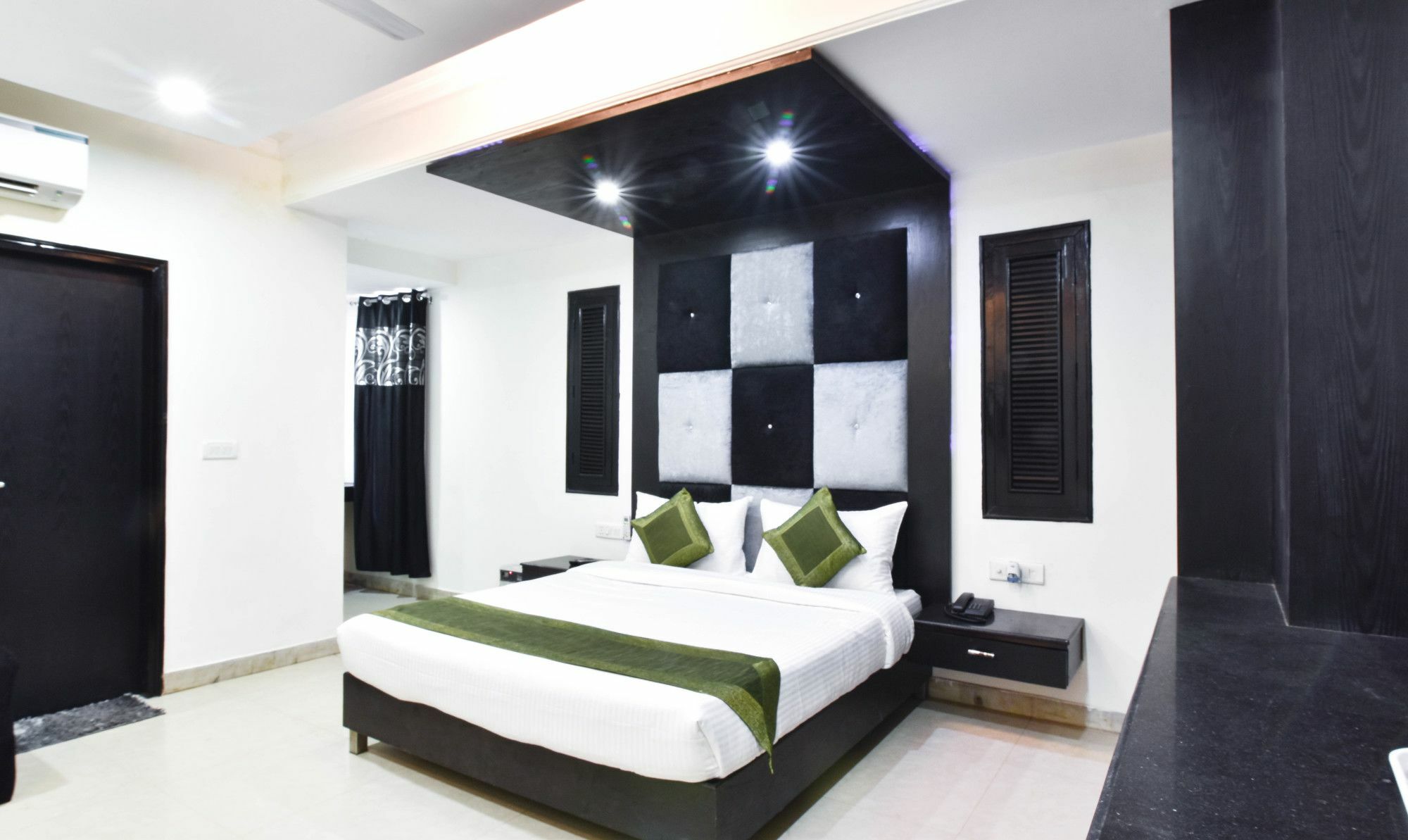 Treebo Mehar Castle Hotell Delhi  Eksteriør bilde