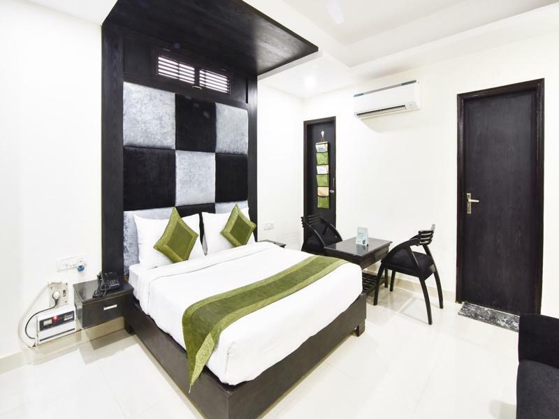 Treebo Mehar Castle Hotell Delhi  Eksteriør bilde