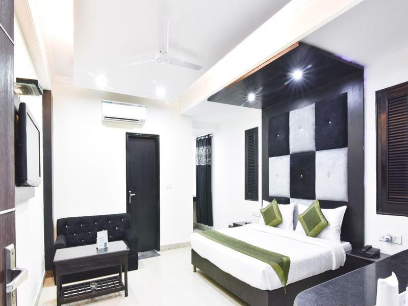 Treebo Mehar Castle Hotell Delhi  Eksteriør bilde