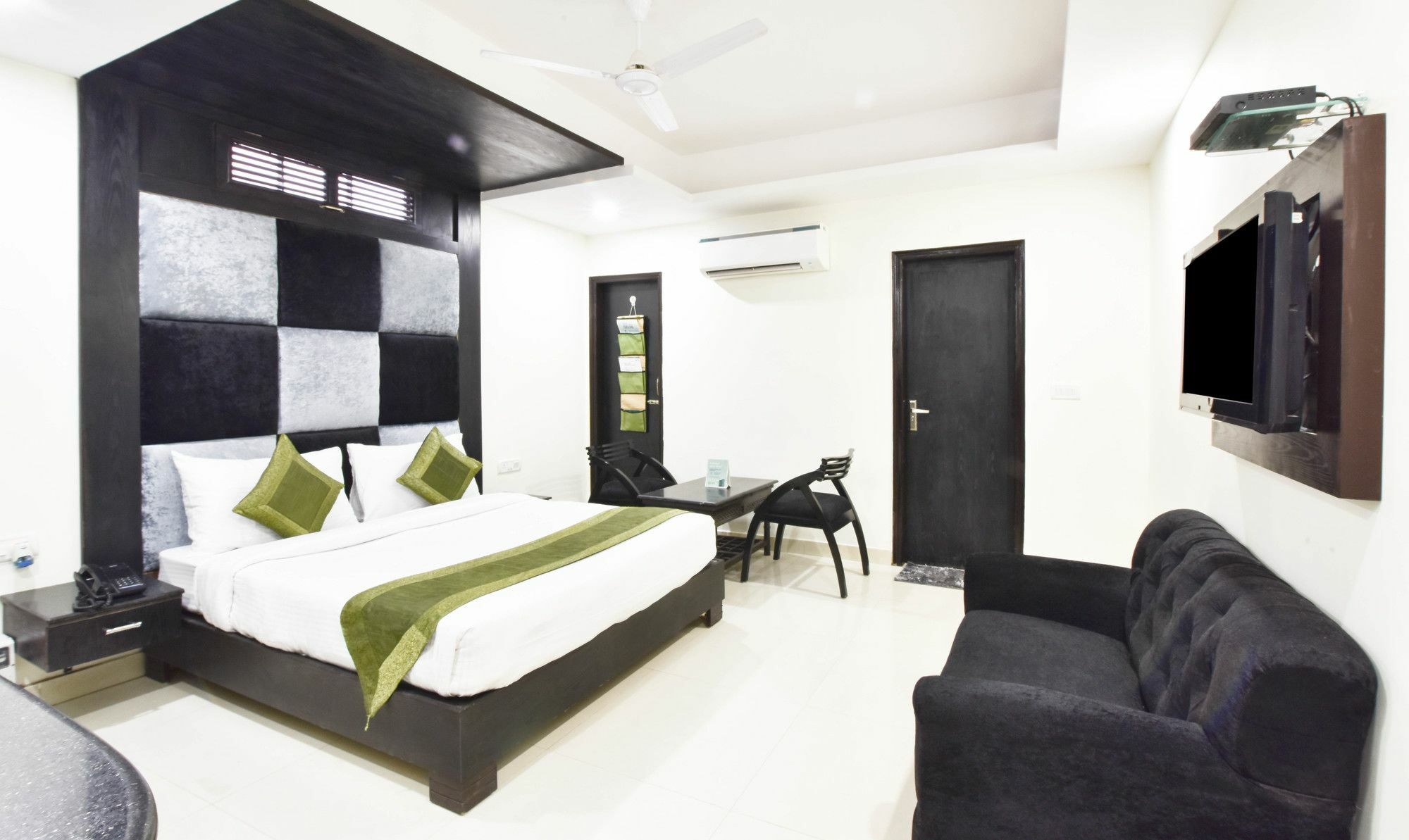 Treebo Mehar Castle Hotell Delhi  Eksteriør bilde